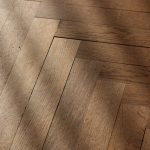 Zonlicht op houten vloer